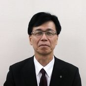 002 代表取締役社長 小濱和也